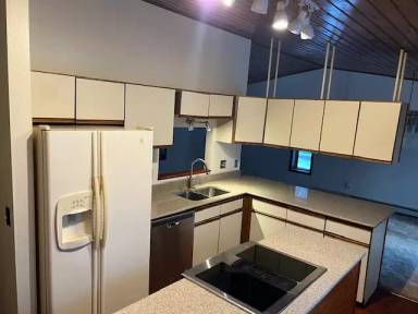 Main picture of 1462 Hans Way