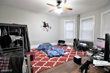 Main picture of 10 Carmel St