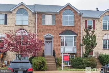 Main picture of 21082 Gladstone Dr