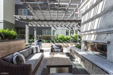 Main picture of 84 Cambridgepark Dr