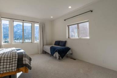 Main picture of 77 Panorama Dr
