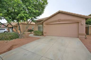 Main picture of 15920 W Tara Ln