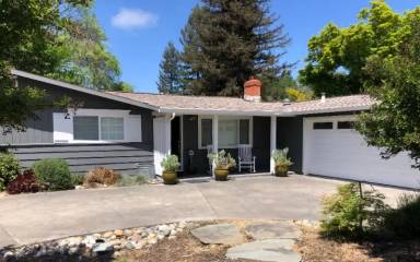 Main picture of 31 Larkfield Dr