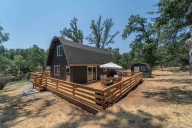 Main picture of 19220 Pleasantview Dr