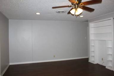 Main picture of 2000 N Beal St