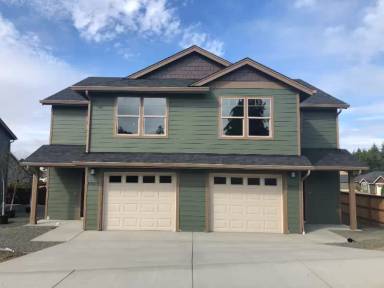 Main picture of 1005 SW Juniper Gardens Ln