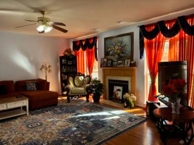 Main picture of 9310 Myrtle Ave