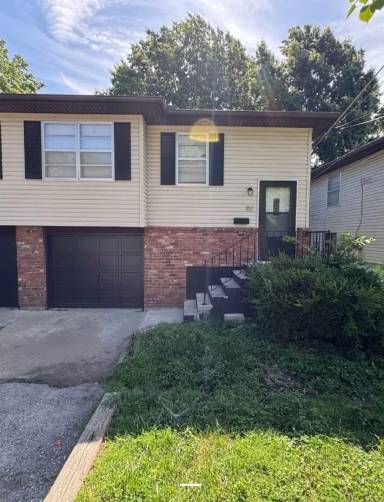 Main picture of 707 N Frandsen Rd