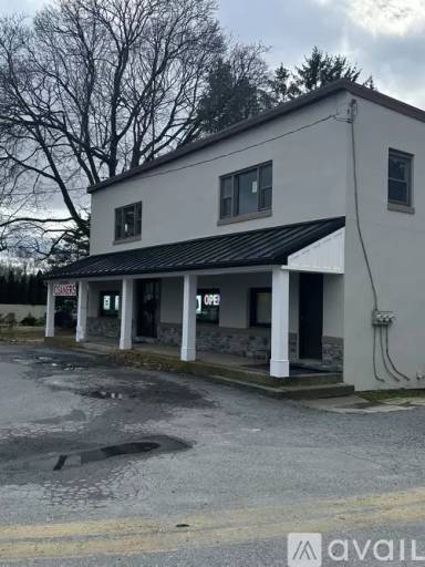 Main picture of 3833 Bath Pike