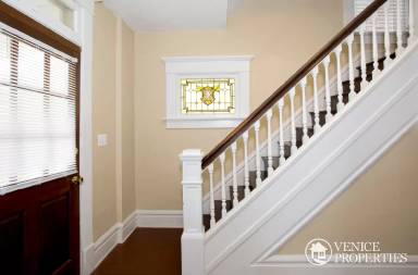 Main picture of 24-26 W Oakland Ave