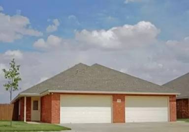 Main picture of 305 N Chicago Ave