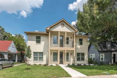 Main picture of 2539 Rogers Ave