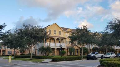 Main picture of 103 E Thatch Palm Cir