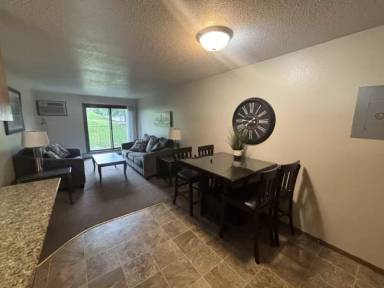 Main picture of 500 12th St S