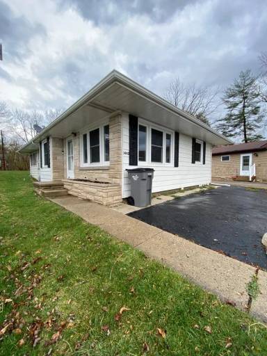 Main picture of 8442 E Wesley Ln