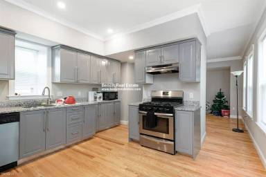 Main picture of 14 Stickney Ave