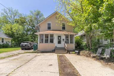 Main picture of 922 Dakin St