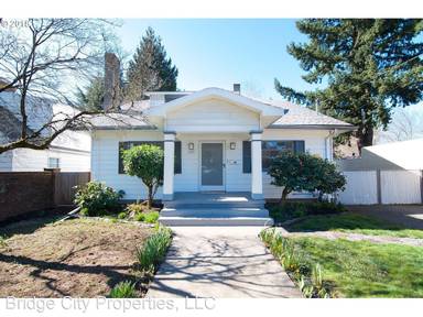 Main picture of 6225 SE Cesar E Chavez Blvd