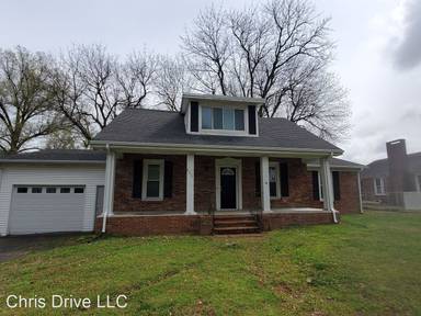 Main picture of 852 S 2nd St