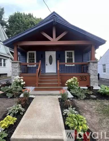 Main picture of 313 Clover Ridge Dr