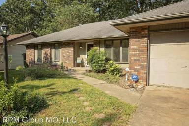 Main picture of 2059 S Hillcrest Ave