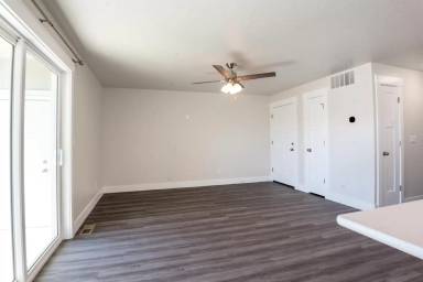 Main picture of 807 NW 21st St