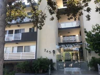 Main picture of 245 N Ridgewood Pl