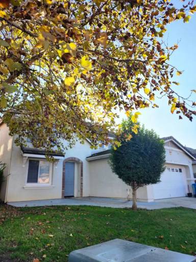 Main picture of 2036 La Rabyn Way