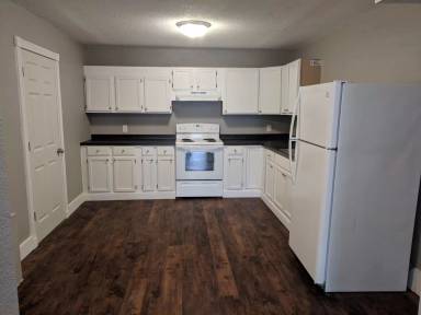 Main picture of 118 W Summit Ave