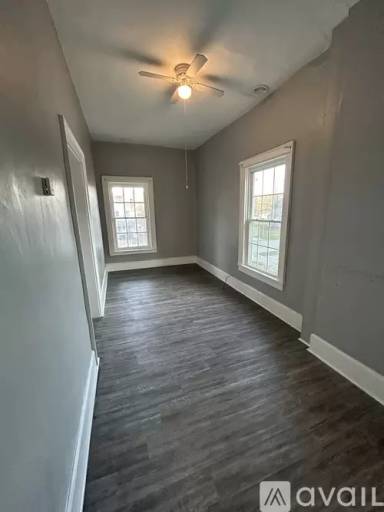 Main picture of 521 Woodlawn Ave