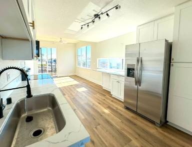 Main picture of 3046 Nimitz Blvd
