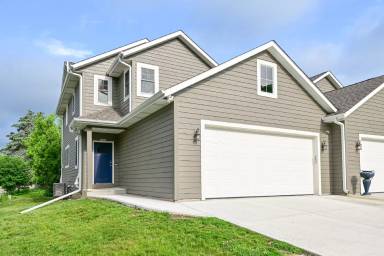Main picture of 2905 N 186th St