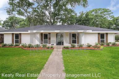 Main picture of 304 Thomas Nolan Dr