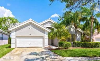 Main picture of 2655 SE 4th Pl