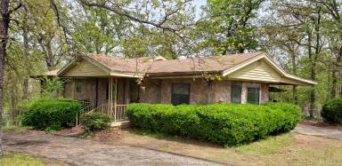 Main picture of 824 Wolfe Ln