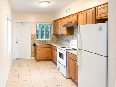 Main picture of 108 SW 9th St