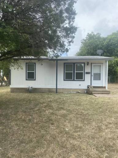 Main picture of 106 E Pearl St