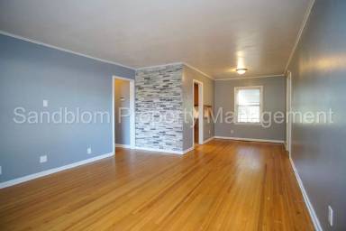 Main picture of 5126 S Saint Louis Ave