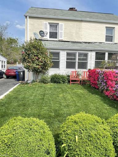 Main picture of 301 S Veitch St