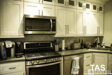 Main picture of 2538 N Southport Ave