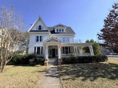 Main picture of 124 Linden Ave