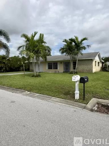Main picture of 7487 SE Pelican Way