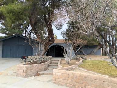 Main picture of 649 Sherri St