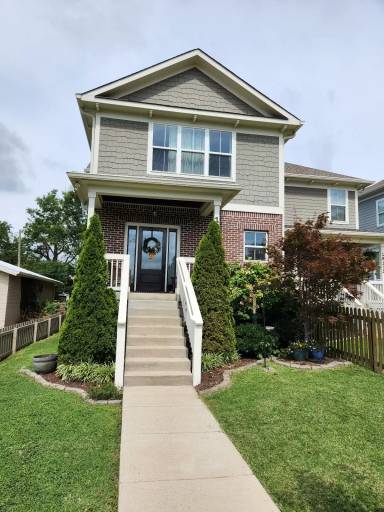 Main picture of 1817B Elliott Ave