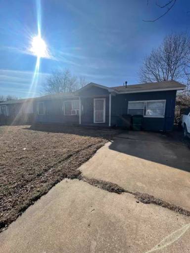 Main picture of 6224 N Cheyenne Ave