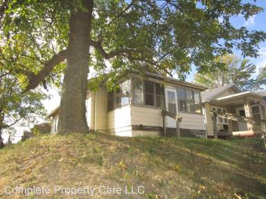 Main picture of 2025 S Walnut St