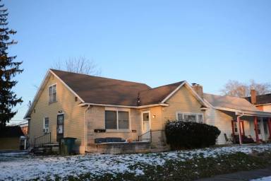 Main picture of 2106 W Main St