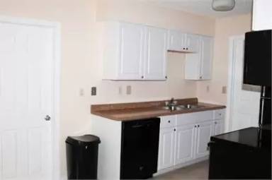 Main picture of 18521 Edgewater Dr