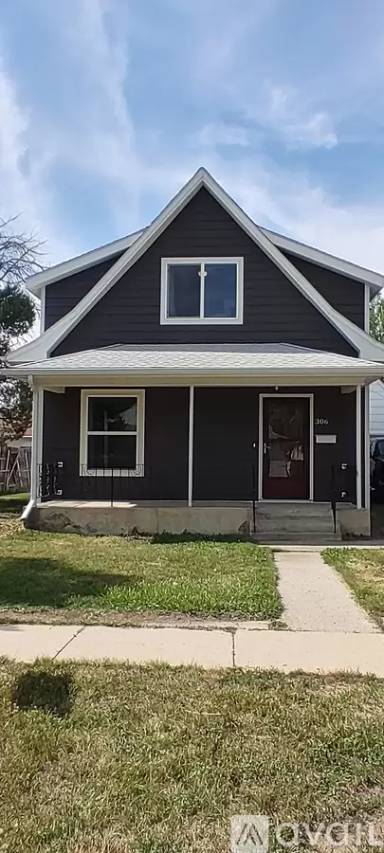 Main picture of 310 2nd Ave