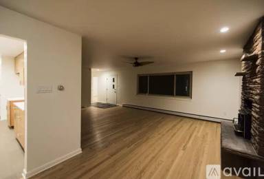 Main picture of 3905 Balsam St